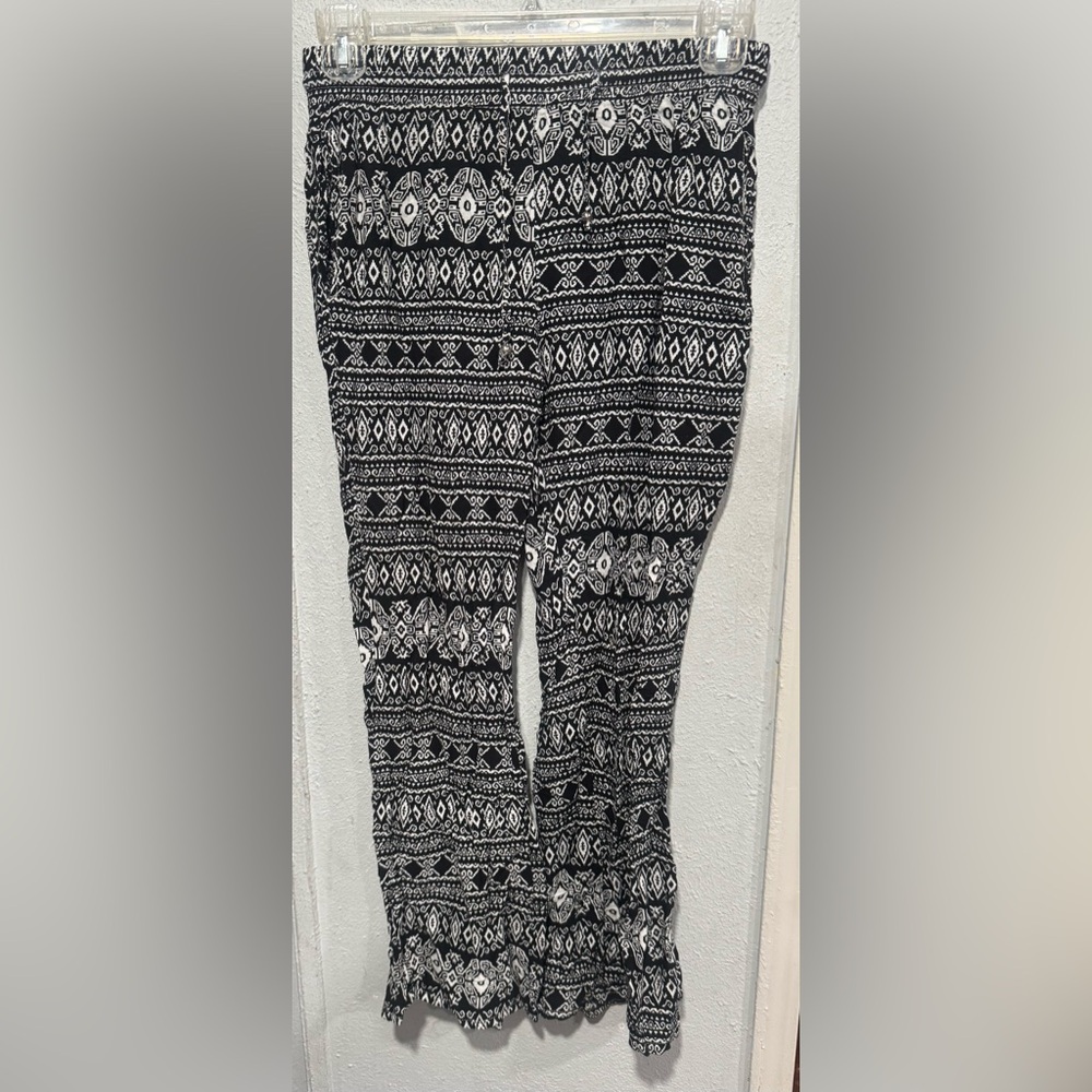 Black & White Patterned Women's Pants